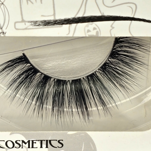 🟣 ☆ NWOT ☆ Venus Gale Cosmetic Lashes - Picture 3 of 4